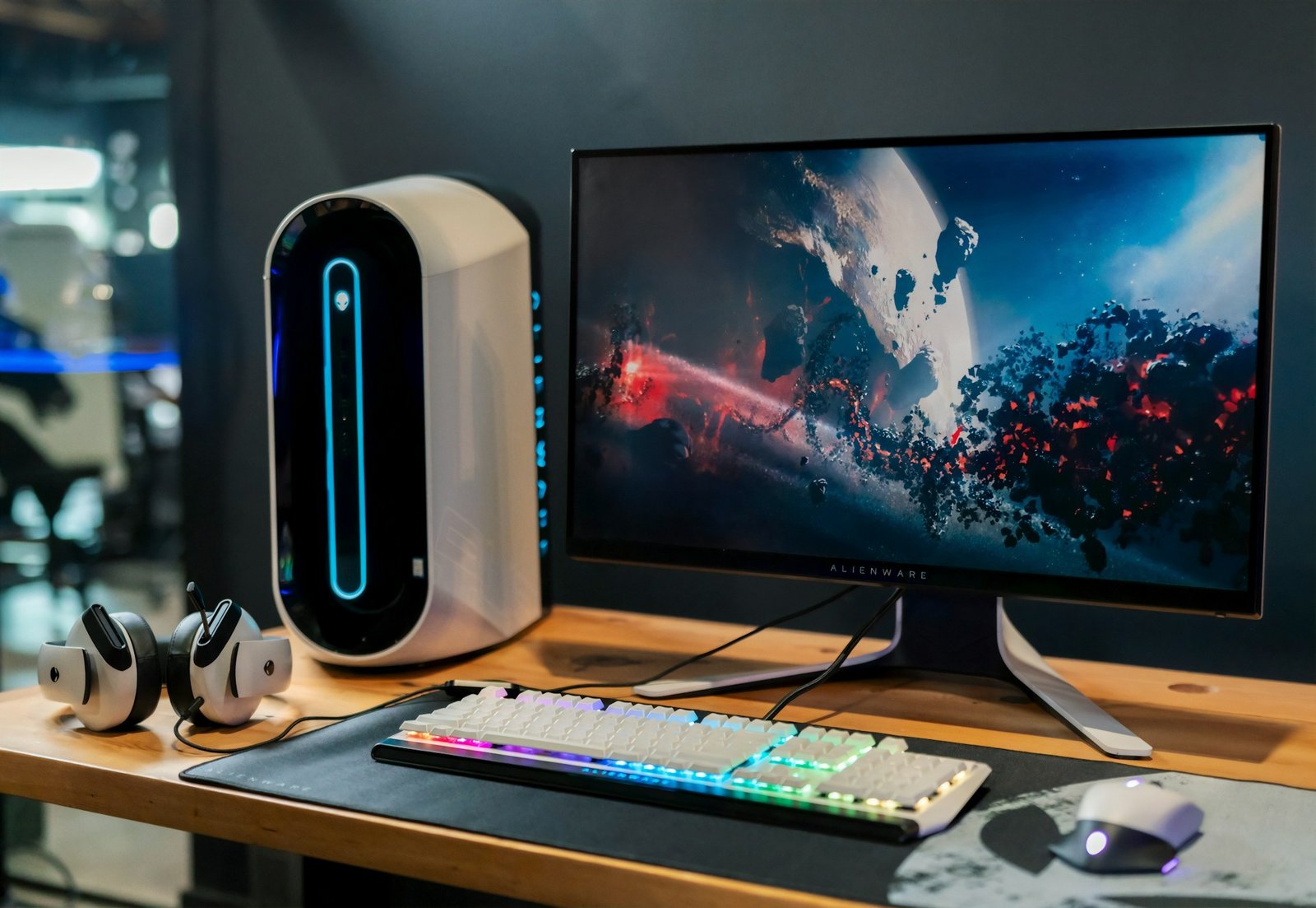 Monitors & Displays